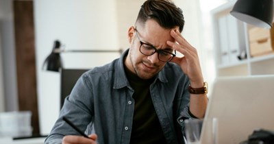 Guy lends struggling cousin $1,100, cousin uses it to mock him at a family function, so he reverses the payment: '[I let] the bank finish the conversation’