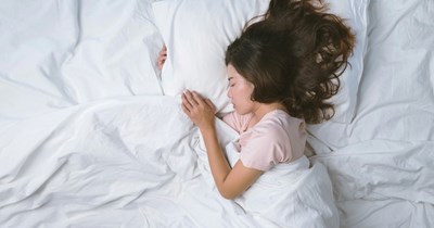 Bridesmaid sleeps through alarm and shows up two hours late to her entitled best friend's 4:00 AM "sunrise" wedding: 'I know I messed up!'