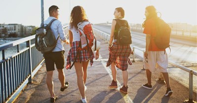 16-year-old backs out of group trip after friends plan age-restricted activities she's not able to attend: ‘I'm not just sitting at the Airbnb every single night’