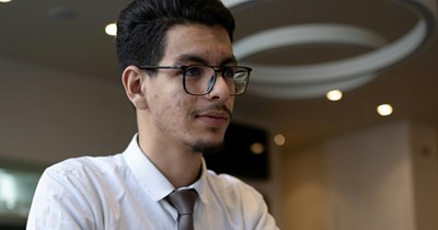 Laid off job seeker with expecting wife applies for 4500 jobs in a year, moves back in with family to avoid debt: 'I just don't know anymore'