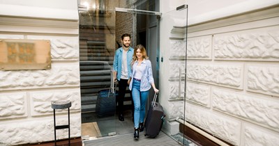 15+ Homeowners whose hosted entitled, impolite guests: '[She] let her 2-year-old eat chocolate biscotti and get it all over my new carpet'