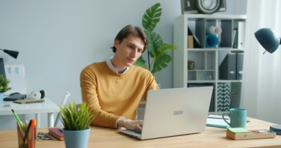 Employee refuses to cover for coworker who has constantly called out of work on Fridays over the past 8 months: 'I didn't think it was fair for the same people to keep absorbing the impact of recurring absences.'