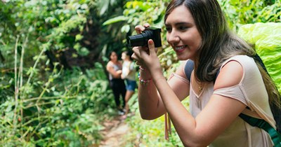 New neighbor aims trail camera at Grandfather's house, homeowner wants to avoid discussion with neighbor