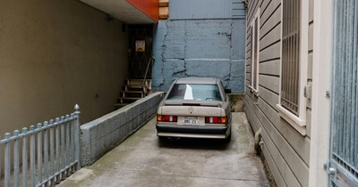 Neighbor demands new homeowner not park in spot on his own land, says HOA told her it was her spot, homeowner thinks she's bluffing: 'Doesn’t introduce herself, goes straight into how I’m parked in her spot'