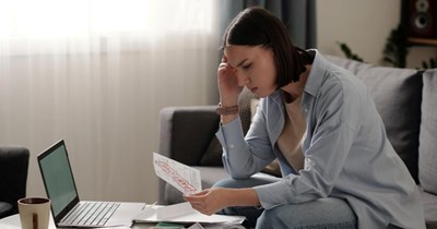 Tenant refuses to pay roommate back after they cover her rent for months, roommate takes the money without asking: ‘Suddenly there were delays and excuses’