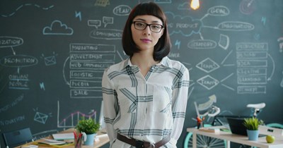 22-year-old employee considers telling her new coworker that he's about to get fired: 'Our manager HATES him for very valid reasons.'