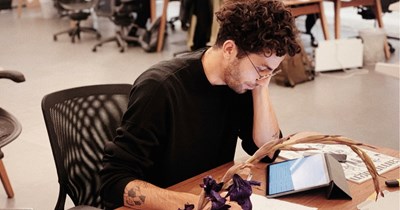 Boss piles work on new employee, continually setting unrealistic expectations: 'Everything is a priority right now'