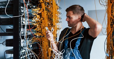 15+ Workplaces that fell apart after one important employee quit