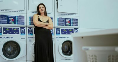 Tenant hides neighbor's clothes after watching neighbor repeatedly take out residents' clothes from the communal washing machine: ‘She's never coming back to our laundry room’