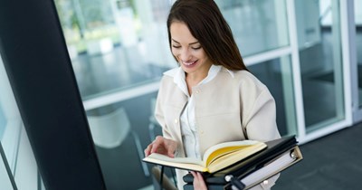 Corporate employee leaves anonymous negative review of coworker's book, coworker continually references 'mystery reviewer': 'She'd gotten some really challenging feedback'