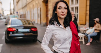 Driver repeatedly blocks their neighbor's parking spot, but when ‘just a few minutes’ turns into 10-15, the resident next door pulls an uno reverse to teach them a lesson