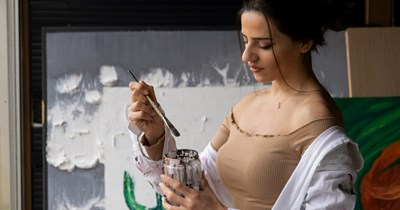 Artist loses art competition and contacts organizers, judges admit they ruled unfairly