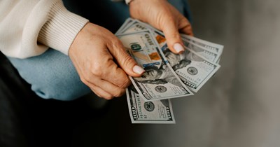 Customer forced to pay surcharge for card payment, highlighting a bigger issue: 'You can't do that and refuse cash'