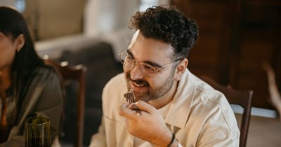 Fluent Spanish-speaker calls out his brother's girlfriend for insulting his mom's cooking in Spanish: 'My brother is furious at ME for causing a scene.'