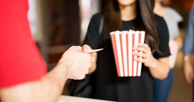 Movie theater manager demands workers have availability 24/7, sees school as only valid conflict: 'I DO NOT accept you not being able to work a day because you want the day off to rest'