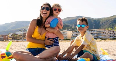 Single mom corners her friend into babysitting her 3 and 5-year-old on vacation so she can enjoy solo time, so the friend decides to get their own hotel for the rest of the trip: ‘She tried to turn me into a free nanny’