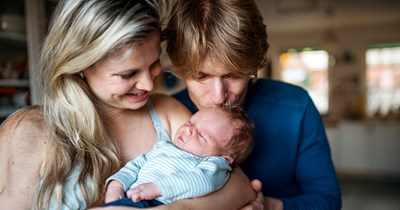 New parents request no visitors for first week of baby's life, grandparents immediately book flight to see them: 'I am not in any place to have company'