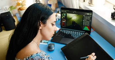 19-year-old artist accepts game currency as commission payment for digital art, only to get told she's a fool for not taking actual money: ‘Let me have fun’