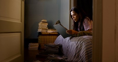 Woman forbids roommate from using shared office space for 2-3 hours/day, claims she's having 'confidential' meetings