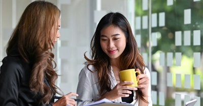 27-year-old employee refuses to assist the new hire she trained after she gets their dream promotion: 'I wont help her anymore'