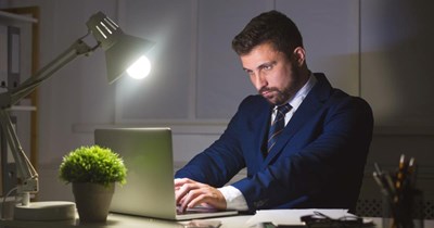 Entitled boss causes 8 employees to resign, understaffed company demands he cancel his vacation to Disneyland: 'His family went off on holiday without him'