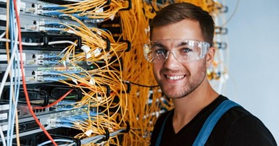 IT intern tries to show off by going over his superior's head and organizes the cables in the server room, crashes company's entire system for 2 hours: ‘[He had]  a very proud expression on his face.'