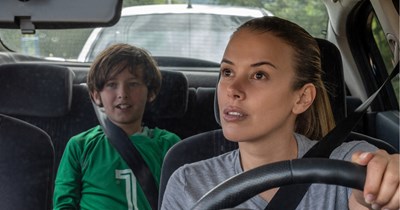 Mom stops carpooling her aunt's kids to school because they're chronically tardy and affecting her career: ‘I had to change my shift’