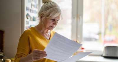 60-year-old woman discovers her husband lost all their retirement savings and starts planning to move to her mother’s house in a different state: ‘We are at retirement age, and the floor has completely fallen out from under us’