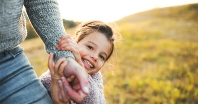 Space enthusiast grandma following Artemis II journey is excited to teach grandkids about the planets, makes daughter-in-law cry after discovering she believes the world is flat: ‘This is literally my definition of stupid.'