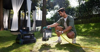 Neighbor pours bacon grease onto homeowner's property after disapproving of the forsythia on their property line: 'I was picking up leaves, felt something greasy, smelled it and sure enough…'