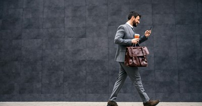 Absent boss gets backlash for demanding fully remote team to come into the office "5 days a week (8 AM - 5 PM)"