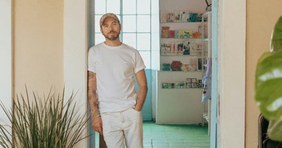 38-year-old son offers Mom to move into his house after he relocates abroad, siblings find out and demand to move there instead, he refuses: ‘You're not allowed in my home’