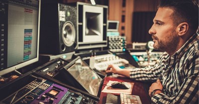 Musician refuses to pay audio engineer’s full rate after six weeks of 12-hour workdays, says the “exposure” should count as half the agreed payment, so the engineer holds on to the masters :’I told him absolutely not. My rent is not paid in clout’