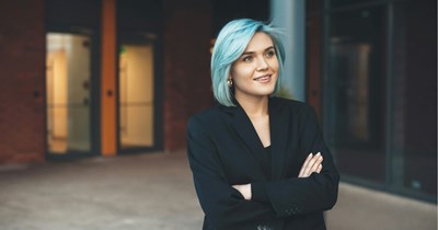 Well-dressed employee constantly gets more work dumped on them, considers dressing poorly to avoid overload: 'I feel like I keep getting projects because I come dressed to work'