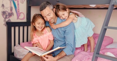 37-year-old Dad of 4 and 6-year-olds insists on cooking dinner at his restaurant every night, wife demands he stop