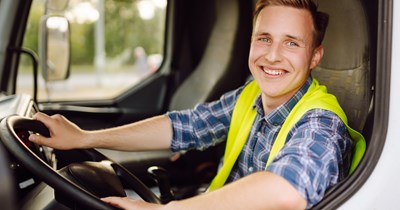 Entitled customer forced to re-purchase ~$6000 of cedar decking because he was too proud to trust a delivery driver's warning: 'He told me that I am paid to drive not to ask stupid questions'