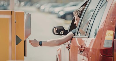 Workers rage over company's new parking benefits, which grant employees free parking only if they have worked there for 40 years: ‘What a joke’