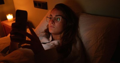 Fast-food worker wakes up to 11 missed calls from her boss asking her to come in 1 hour early: 'This was all at 9 AM!'