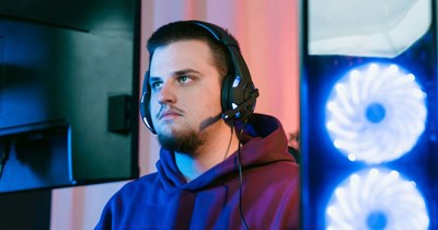 29-year-old making $177K considers quitting his full time job to pursue Roblox full-time: 'I created a Roblox game that did well, it reached over 410K visits within 1.5 months.'