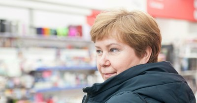 Cousins share a good laugh at the expense of entitled lady at the hardware store who tries to get one of them fired, even though he doesn't work there: ‘[She] looks between us like her brain is buffering.’