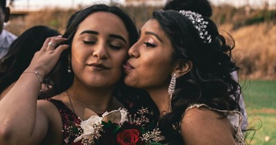 Bride forbids guests from staying in an accommodation that's $1000 cheaper than the one she chose: 'It is a 1 minute walk from the wedding venue'