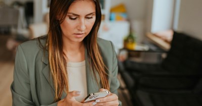 Job candidate hangs up on recruiter who calls their salary expectations "cute": 'Did I overreact?'