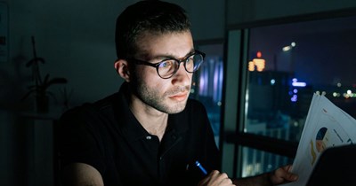 Software engineer working 70 hours a week quits after his manager berates him for not working at 7 PM on a Saturday: 'My parents think I lost my mind, but for the first time in a long time, my chest feels light.'