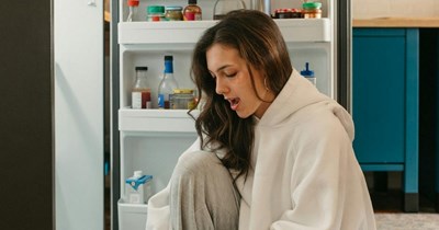 Tenant fed up after weeks of roommate’s disrespectful boyfriend leaving open, spoiled food in shared fridge, throws it away and faces backlash: ‘He treats it like his kitchen and expects me to clean it’