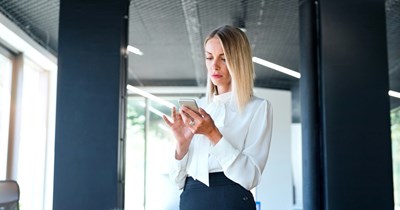 Manager finds her employees' secret group chat, reads everything they said behind her back: ‘Let's invite her, maybe we can get free lunch’