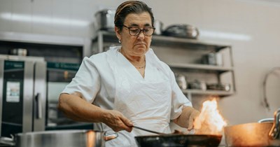 Hotel cook constantly trauma dumps and complains to her 32-year-old coworker, whom she barely knows: 'I'm truly sorry that you've had so much tragedy in your life, but I do not have the tools to help.'