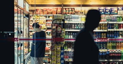 Manager demands convenience store employee works 14 hour shifts when coworkers don't show up: 'My manager is asleep by 6 PM'