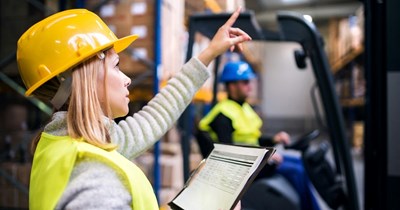 Warehouse employee quits 4 days in after supervisor denies her request for adequate breaks: 'They made us work 12 hours through with no 30 minute lunch'