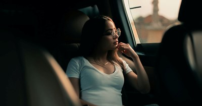 29-year-old gets sister to drive her to appointments, takes offence when she doesn't like her giving out her number for free rides: 'I need her to respect the boundary'