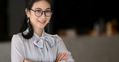 Intern on $80k bosses around coworkers, manager considers intervention: 'She talks down to people'